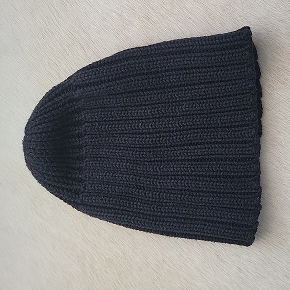 A-Style Knit Hat - Picture 3 of 3